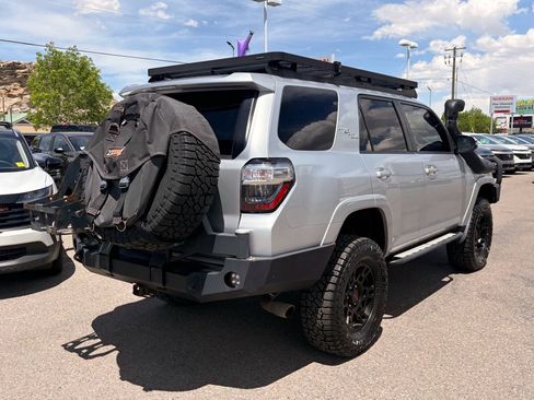 Used 2018 Toyota 4Runner TRD Off-Road Premium AWD/4WD image 5