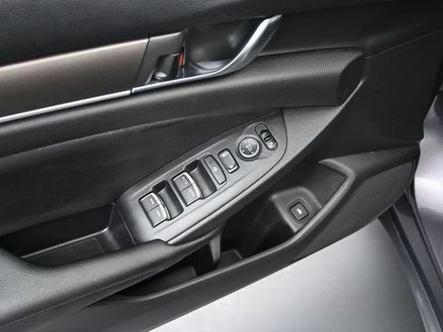 Used 2019 Honda Accord LX image 17