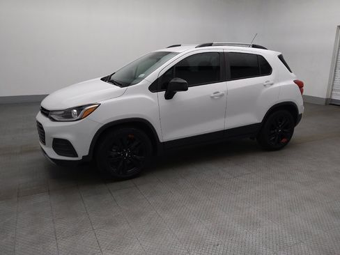 Used 2020 Chevrolet Trax LT w/ Redline Edition FWD image 2