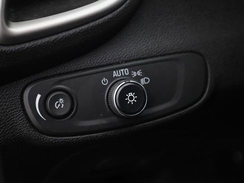 Used 2020 Chevrolet Trax LS w/ Tint and Cruise Package FWD image 9