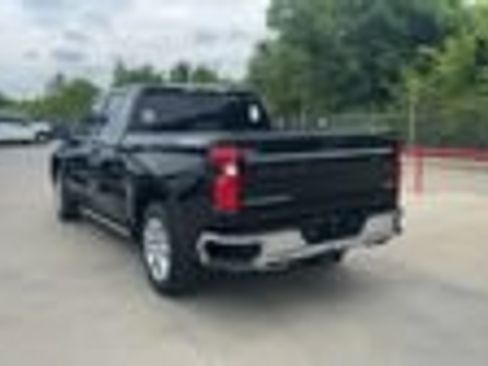 Used 2022 Chevrolet Silverado 1500 LTZ w/ Technology Package AWD/4WD image 8