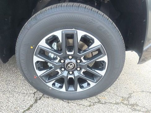 New 2026 Toyota Tundra Limited AWD/4WD image 11