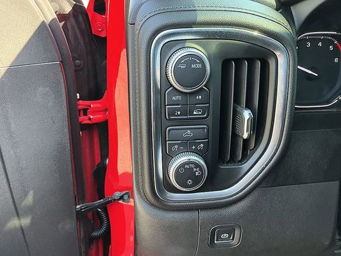 Used 2020 GMC Sierra 1500 SLE w/ SLE Value Package AWD/4WD image 9