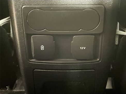 Used 2023 Ford Explorer XLT image 23