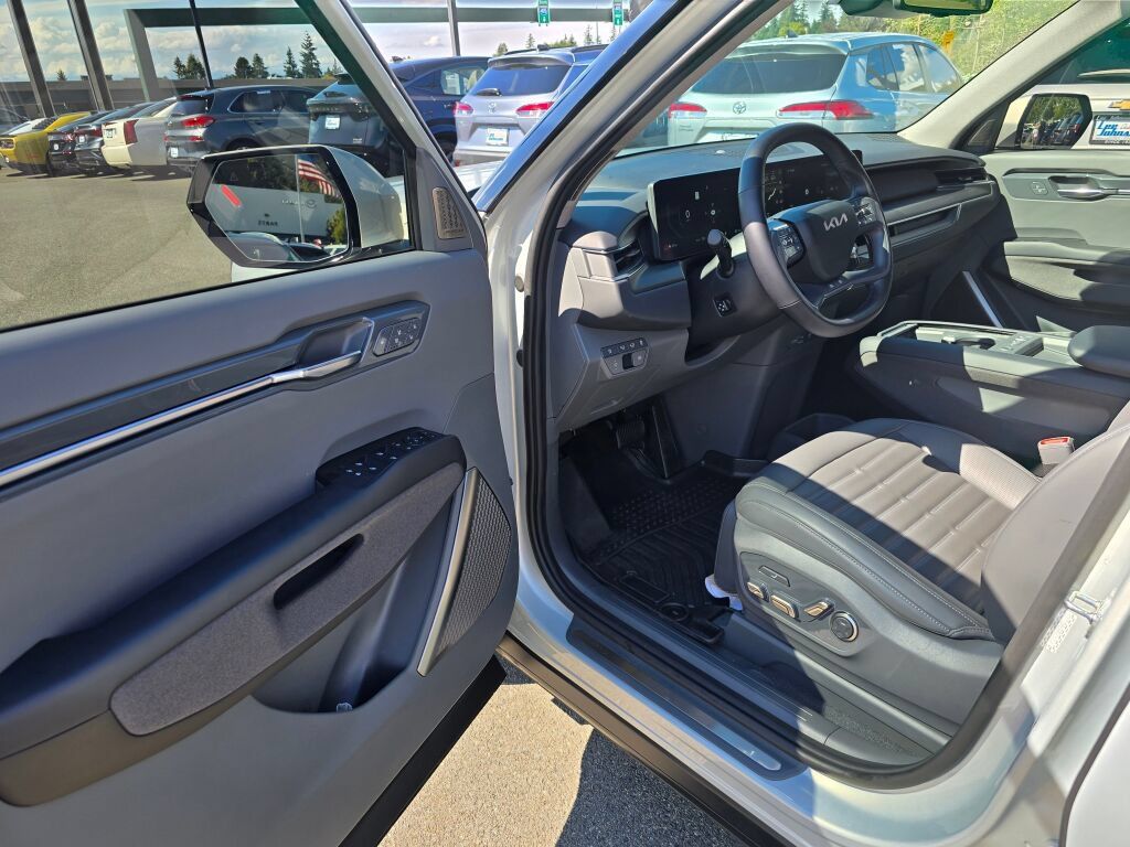 Certified 2024 Kia EV9 Land AWD/4WD image 23