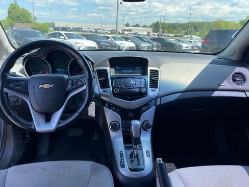 Used 2014 Chevrolet Cruze LT FWD image 10