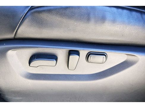 Used 2024 Nissan Armada SL w/ Captain's Chairs Package image 29