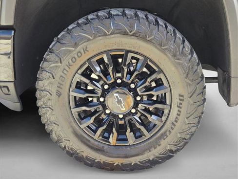 Used 2024 Chevrolet Silverado 2500 LTZ w/ LTZ Plus Package image 23