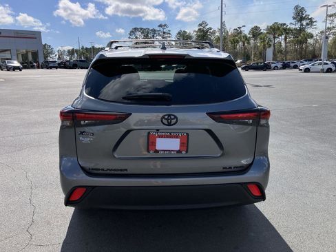 New 2026 Toyota Highlander XLE image 4