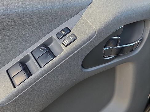 Used 2016 Nissan Frontier Desert Runner image 13