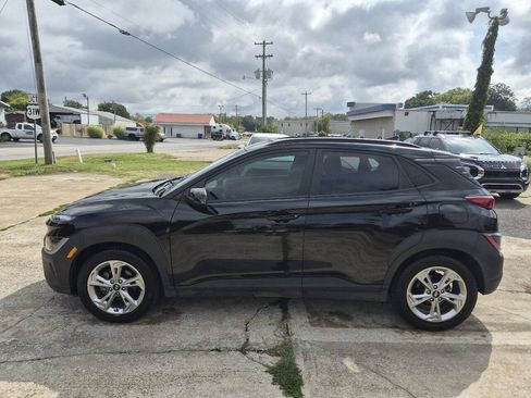 Used 2023 Hyundai Kona SEL FWD image 2