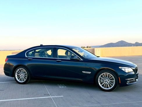 Used 2014 BMW 750Li RWD image 7
