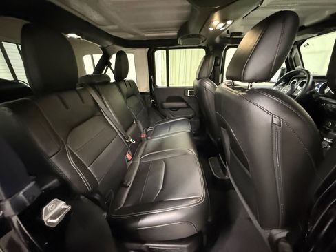 Used 2023 Jeep Wrangler Sahara w/ Cold Weather Group image 17