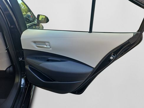 Used 2021 Toyota Corolla LE FWD image 34