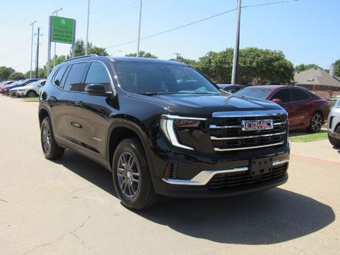 Used 2025 GMC Acadia Elevation image 4