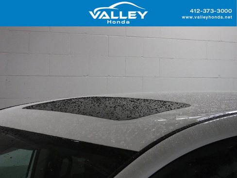 Used 2023 Honda Odyssey Touring image 3