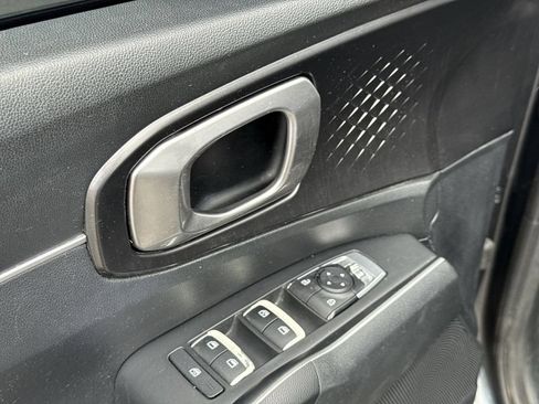 Used 2022 Kia Sorento LX FWD image 21