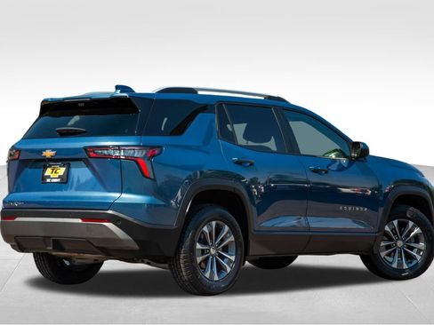 Used 2025 Chevrolet Equinox LT w/ Convenience Package II AWD/4WD image 8