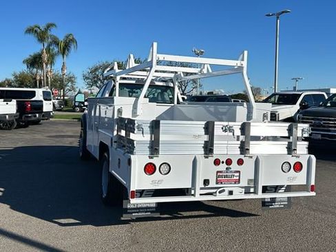 New 2025 Ford F550 4x4 Regular Cab Super Duty image 4