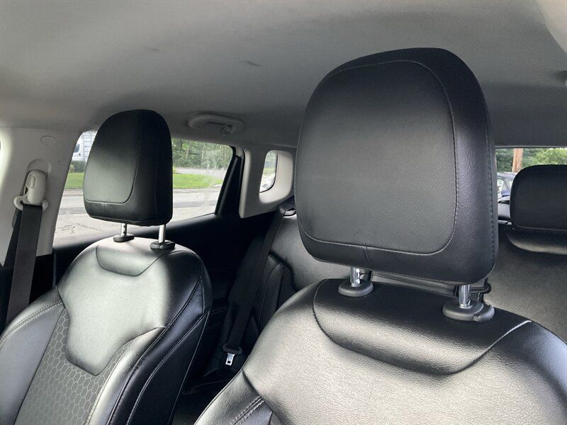 Used 2018 Jeep Compass Latitude AWD/4WD image 21