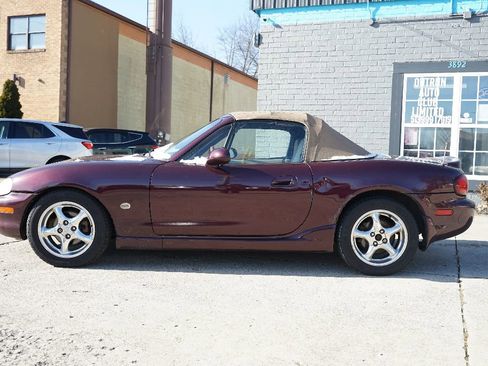 Used 2000 MAZDA MX-5 Miata SE image 4