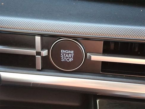 Used 2024 Hyundai Santa Fe SEL image 23