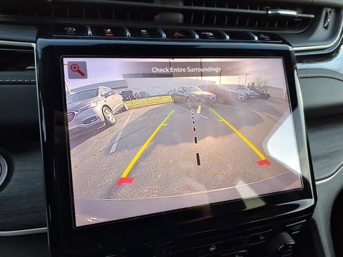 Used 2022 Jeep Grand Cherokee L Limited image 32