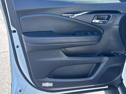 Used 2022 Honda Ridgeline Black Edition image 14