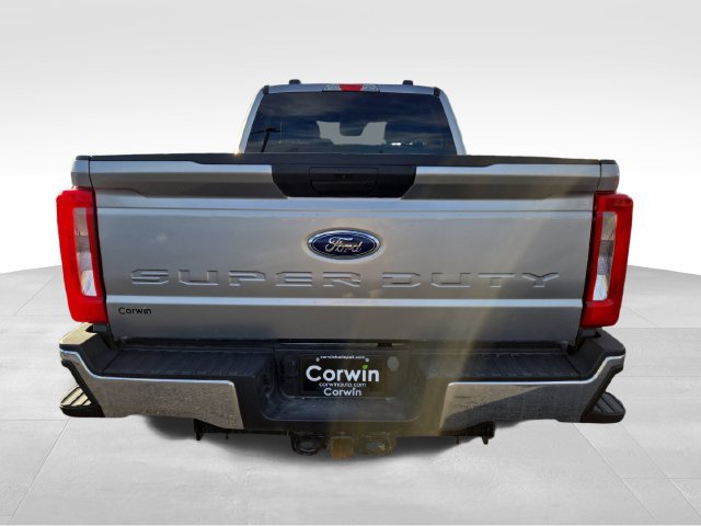 Used 2023 Ford F350 4x4 Crew Cab Super Duty image 15