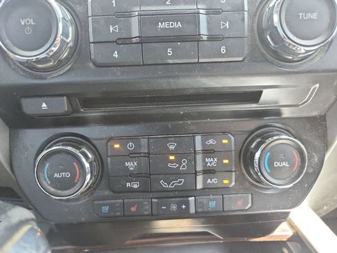 Used 2015 Ford F150 Lariat AWD/4WD image 23