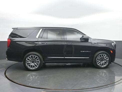 Used 2024 GMC Yukon Denali Ultimate AWD/4WD image 6