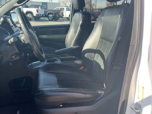 Used 2014 Dodge Grand Caravan SXT image 33