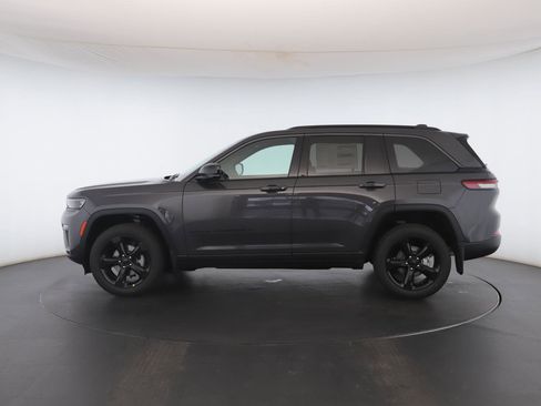 New 2026 Jeep Grand Cherokee Limited w/ Limited Altitude Package image 17