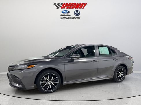 Used 2023 Toyota Camry SE FWD image 11
