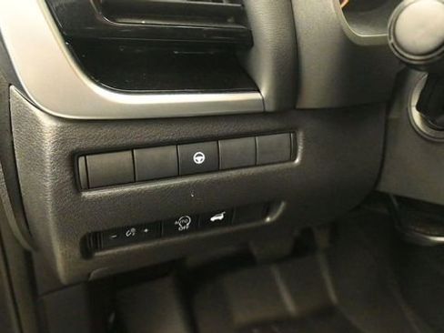 Used 2023 Nissan Rogue SL AWD/4WD image 14