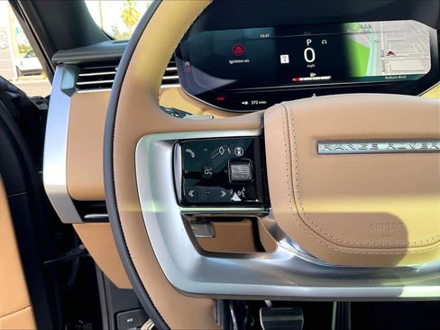 New 2025 Land Rover Range Rover Long Wheelbase SE AWD/4WD image 17