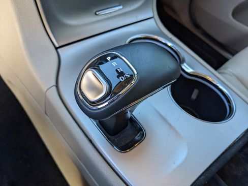 Used 2014 Jeep Grand Cherokee Limited image 38