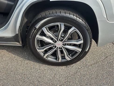 Used 2018 GMC Terrain Denali w/ Advanced Safety Package AWD/4WD image 26