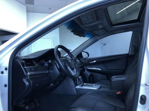 Used 2013 Toyota Camry SE image 12