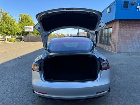 Used 2018 Tesla Model 3 Long Range RWD image 15