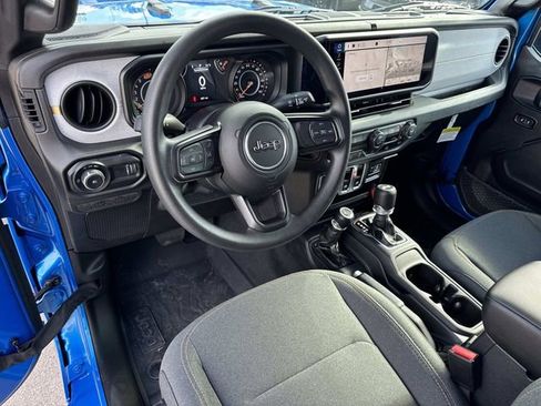 Used 2025 Jeep Wrangler Sport image 22