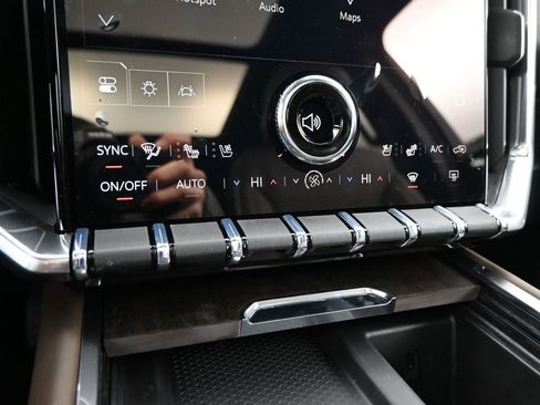 New 2026 GMC Acadia Denali Ultimate w/ LPO, All-Weather Package image 17