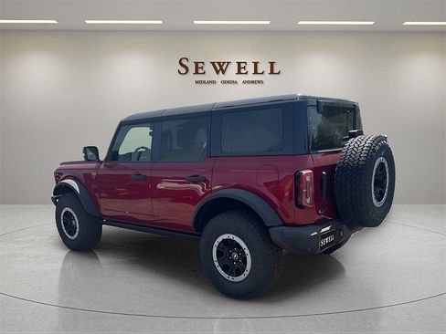 New 2025 Ford Bronco Badlands image 3