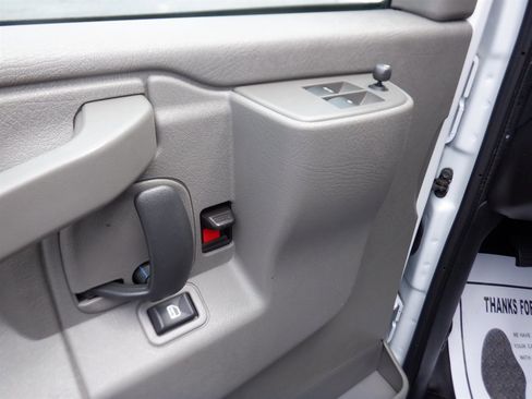 Used 2023 GMC Savana 2500 w/ Driver Convenience Package image 11