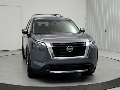 New 2025 Nissan Pathfinder SL