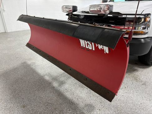 Used 2018 Chevrolet Silverado 1500 W/T w/ Trailering Package AWD/4WD image 12