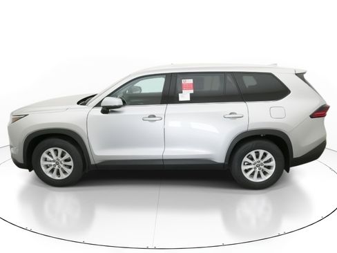 New 2026 Toyota Grand Highlander XLE image 3