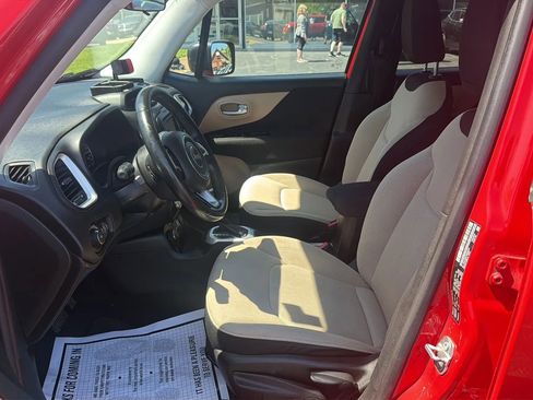 Used 2016 Jeep Renegade Latitude AWD/4WD image 9