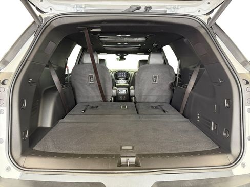 Used 2023 Chevrolet Traverse RS AWD/4WD image 32