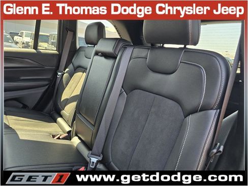 Certified 2025 Jeep Grand Cherokee Altitude AWD/4WD image 24